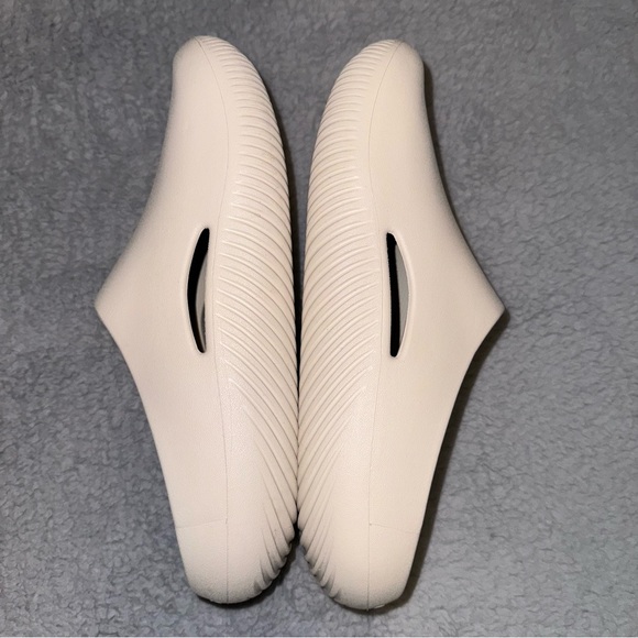 Crocs, Men’s 8, Women’s 10 - Picture 8 of 10